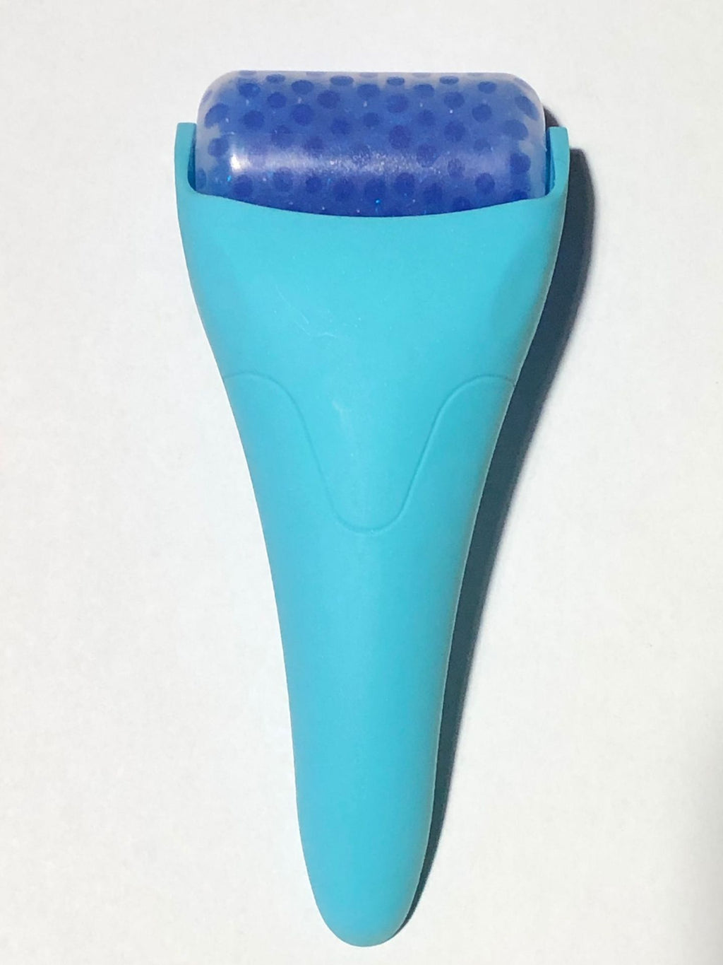 Smooth, Depuff, Glow – Your Daily Ice Roller