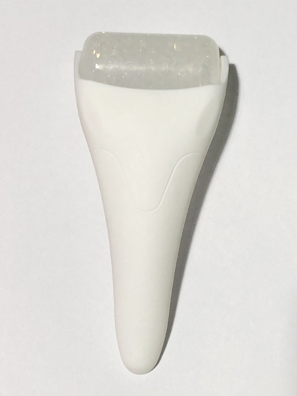 Smooth, Depuff, Glow – Your Daily Ice Roller