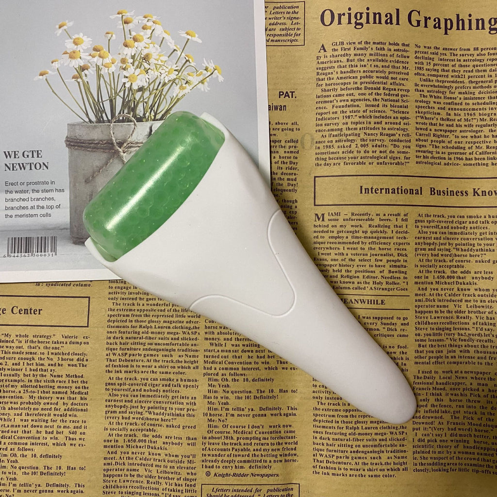 Smooth, Depuff, Glow – Your Daily Ice Roller